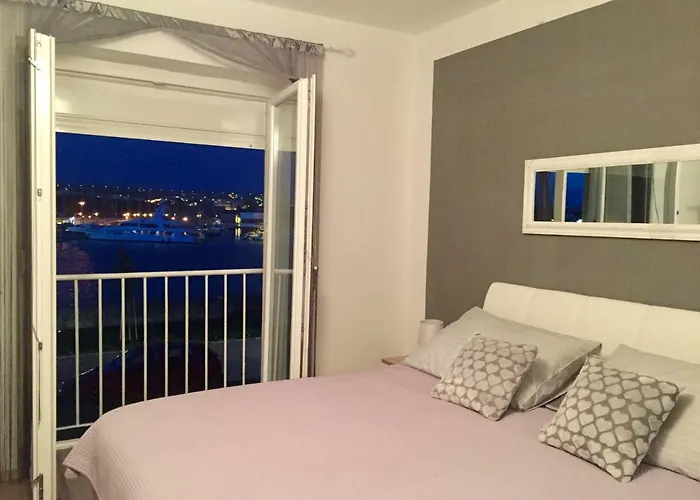 Royal View Apartmán *